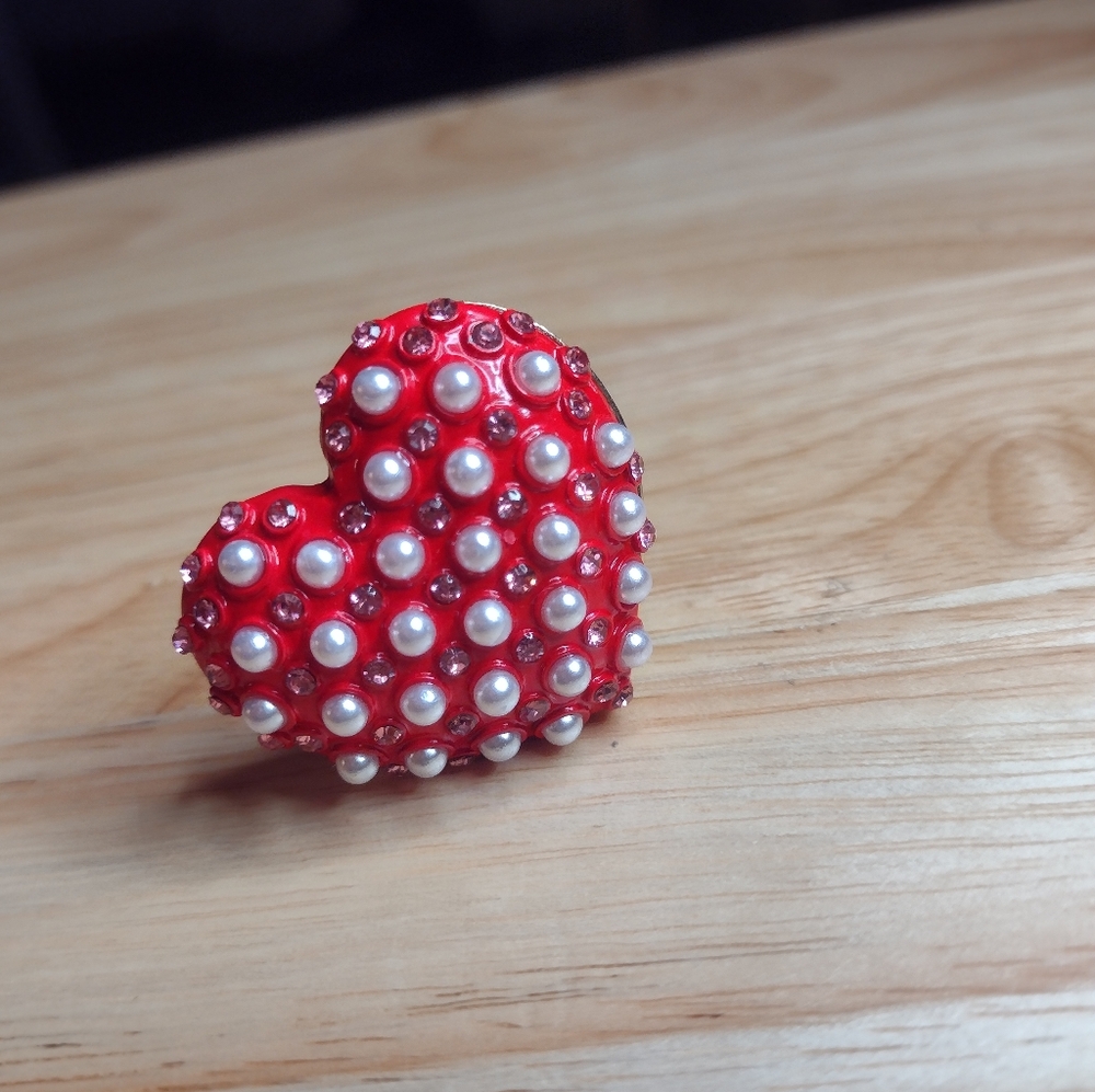 Betsey Johnson XOXO Pearl Heart Ring